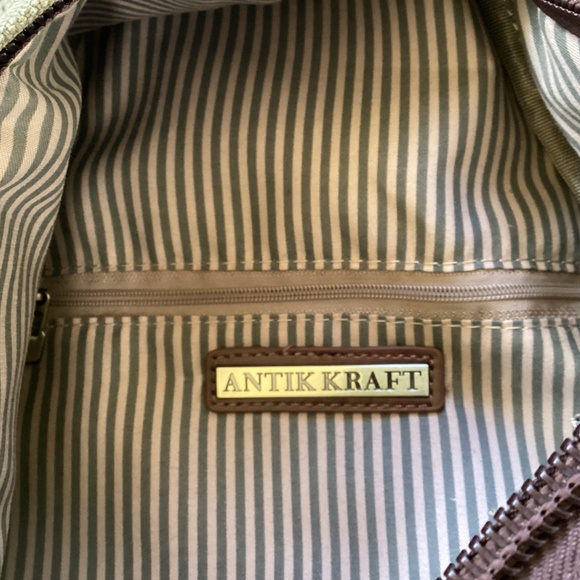 Canvas sling bag backpack in army green - Picture 6 of 7